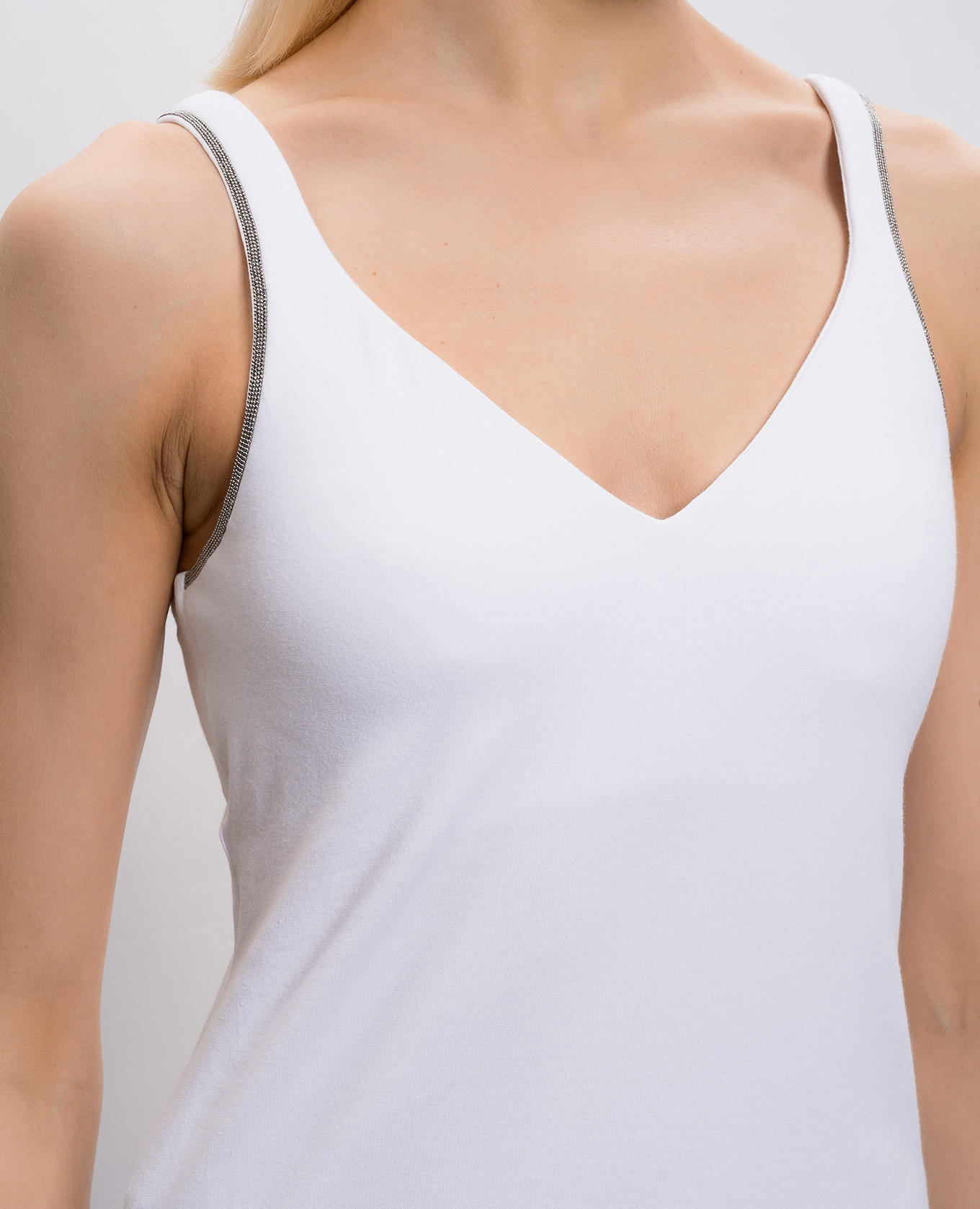 

White T-shirt with a monil chain Brunello Cucinelli