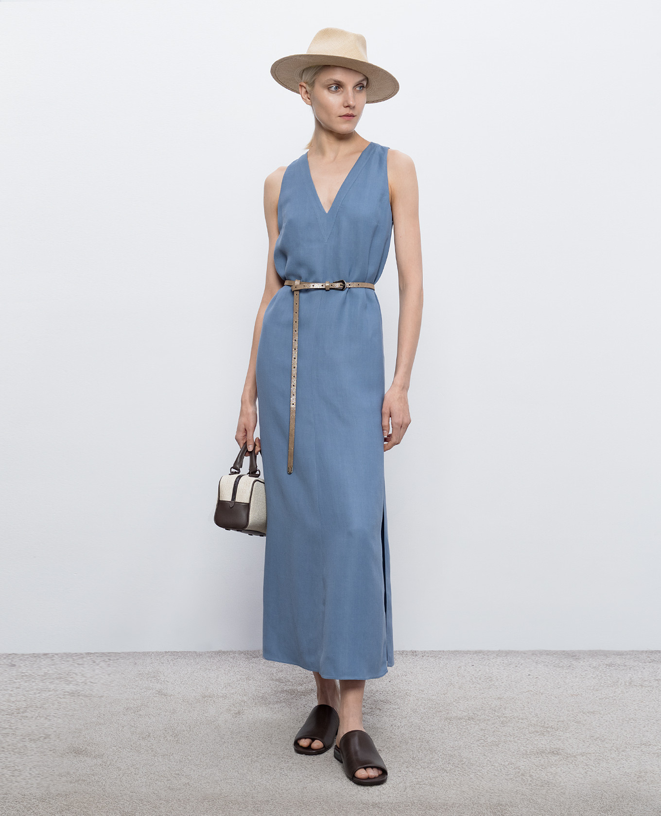 

Blue dress with linen Brunello Cucinelli, Light blue