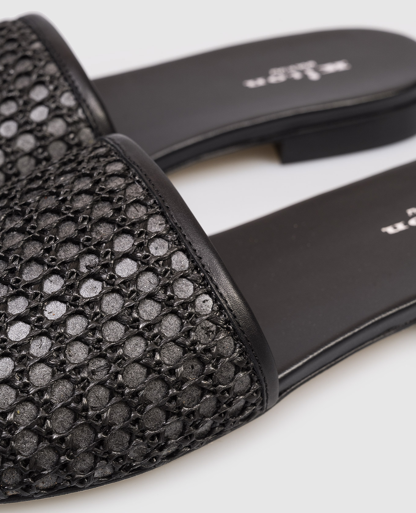 Black flip-flops with weaving Kiton 5