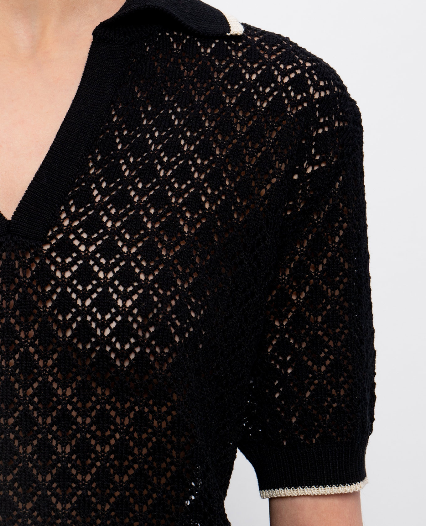 

Black openwork top with polo collar Agnona