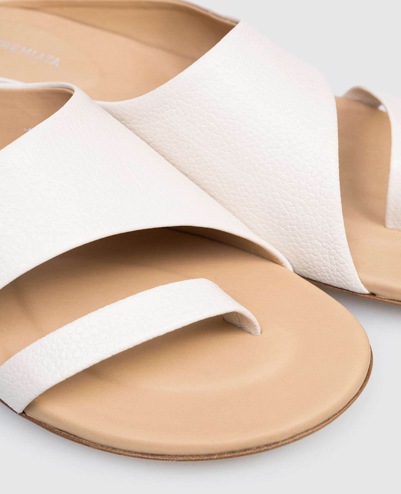 

Beige leather flip-flops FRIDA Premiata