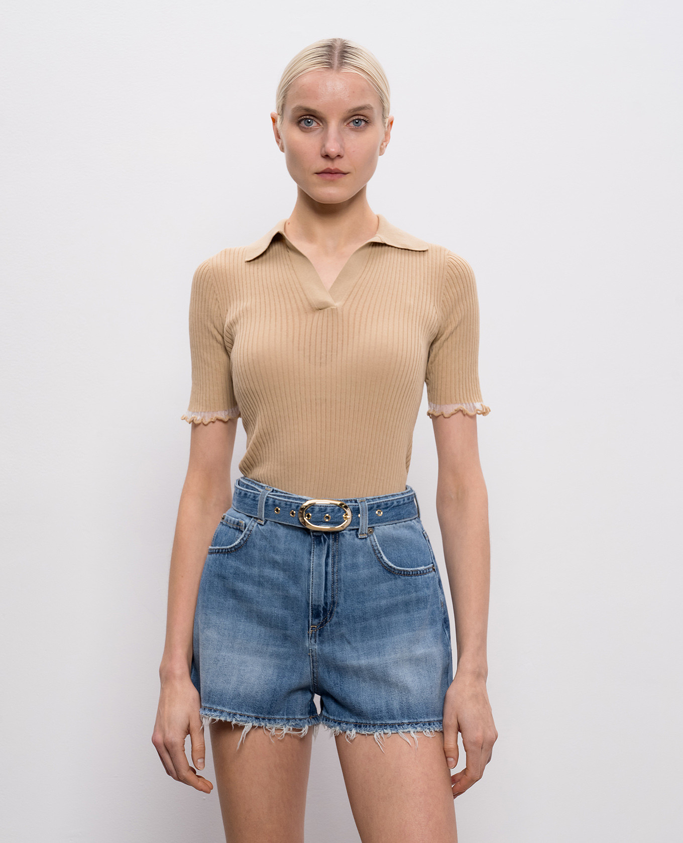 Beige top with ruffles Twinset 3