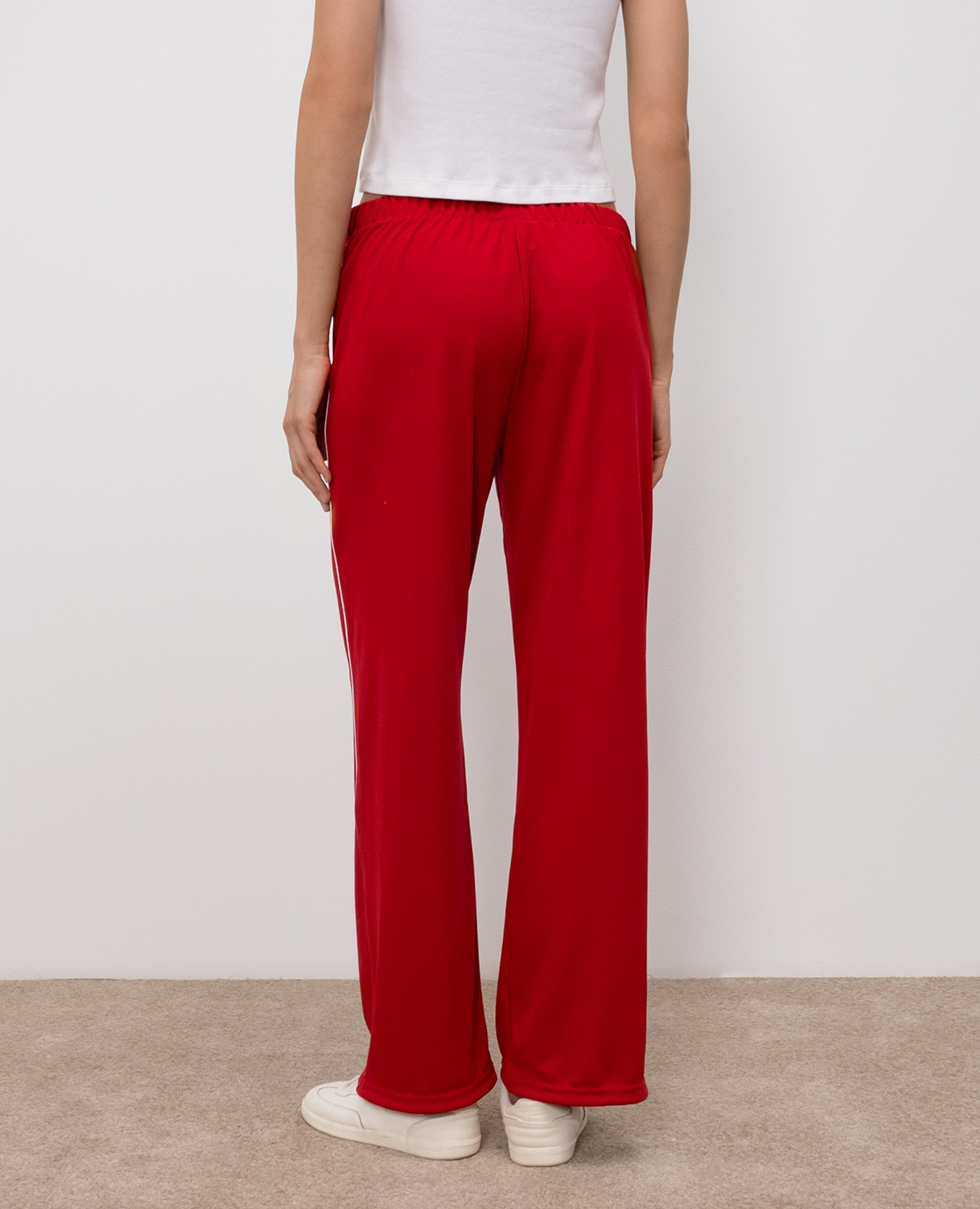 Red sweatpants Sporty & Rich 4