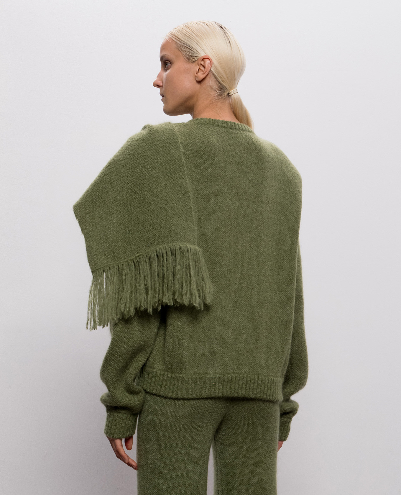 Green wool sweater with scarf Rowen Rose 4