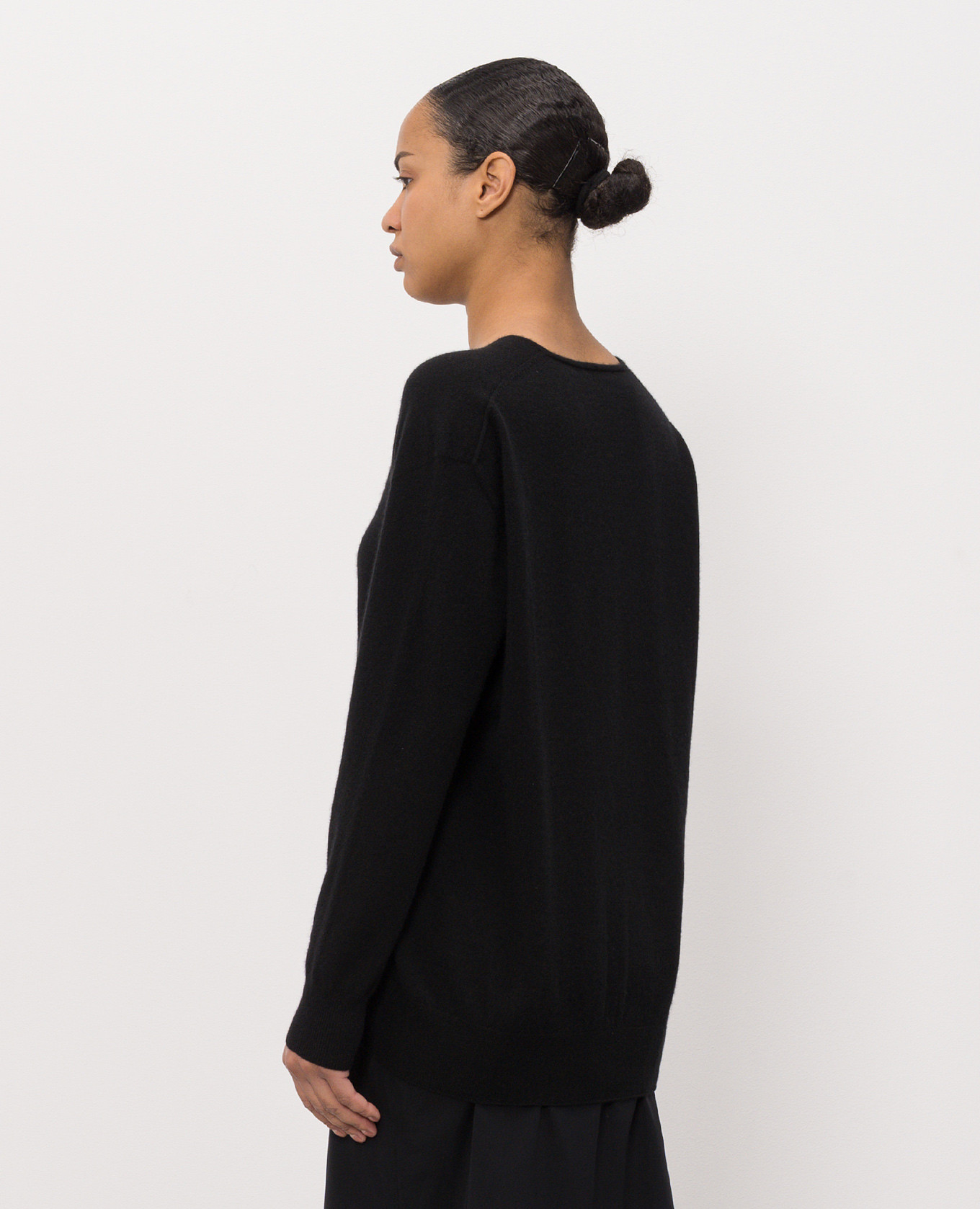 Onofre black cashmere pullover The Row 4