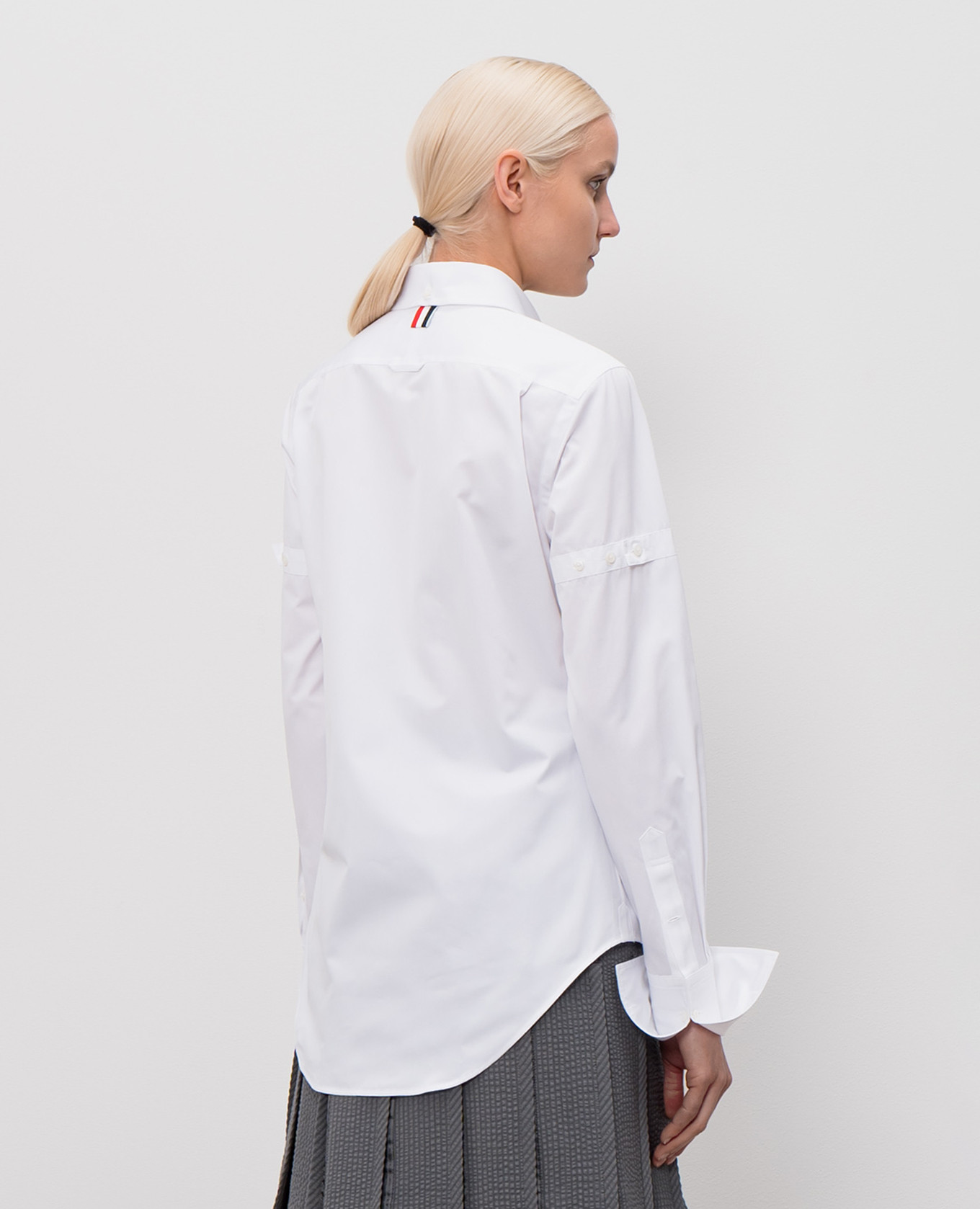 White shirt with logo patch Thom Browne 4