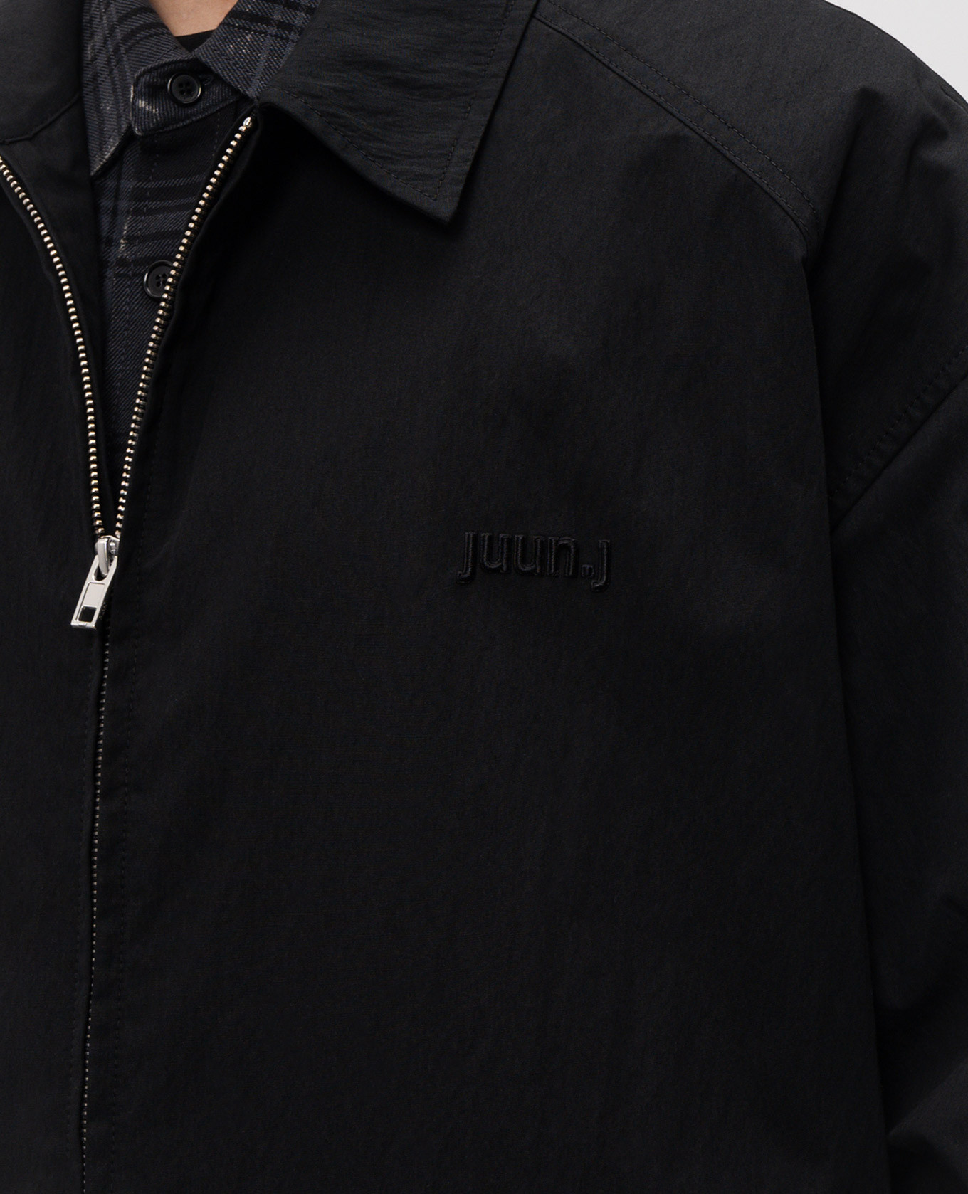 Black double-breasted jacket with logo embroidery Juun.j 5
