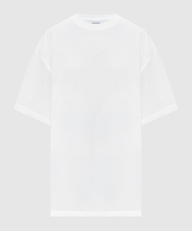 White long-sleeved T-shirt