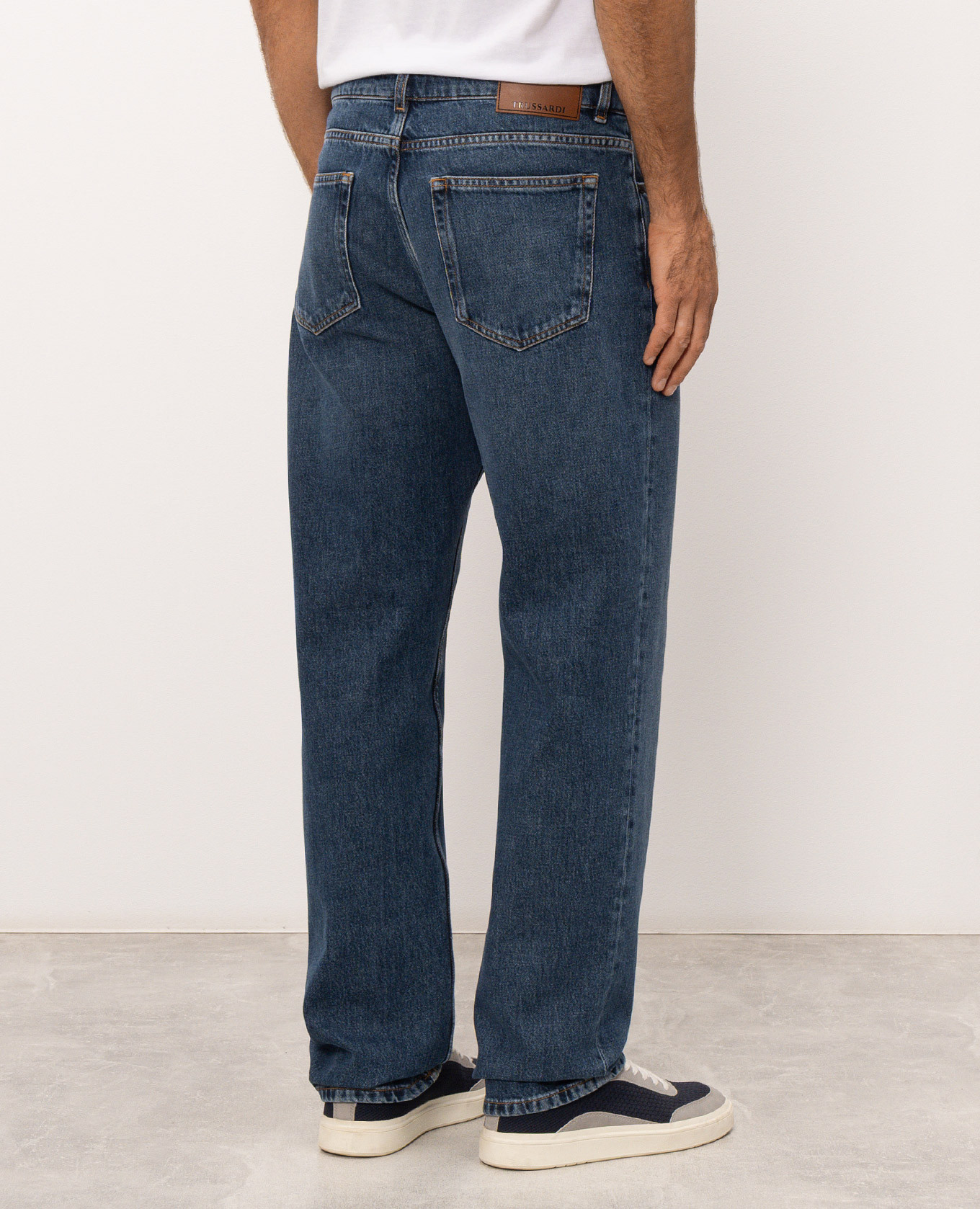 Blue jeans with embroidered emblem Trussardi 4