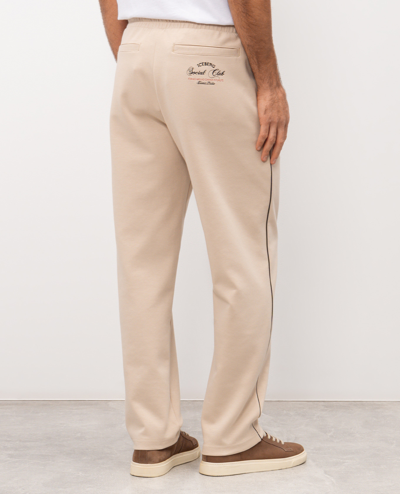 

Beige sweatpants with logo embroidery Iceberg