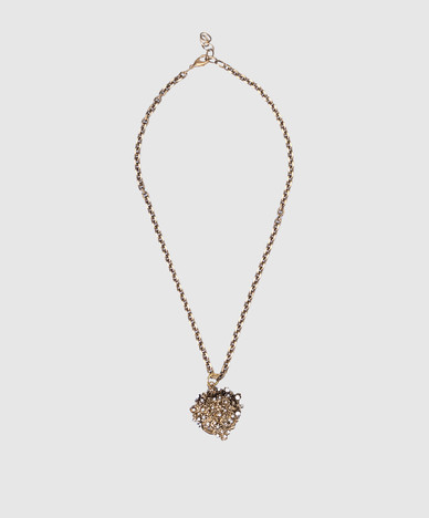 Gold chain with pendant