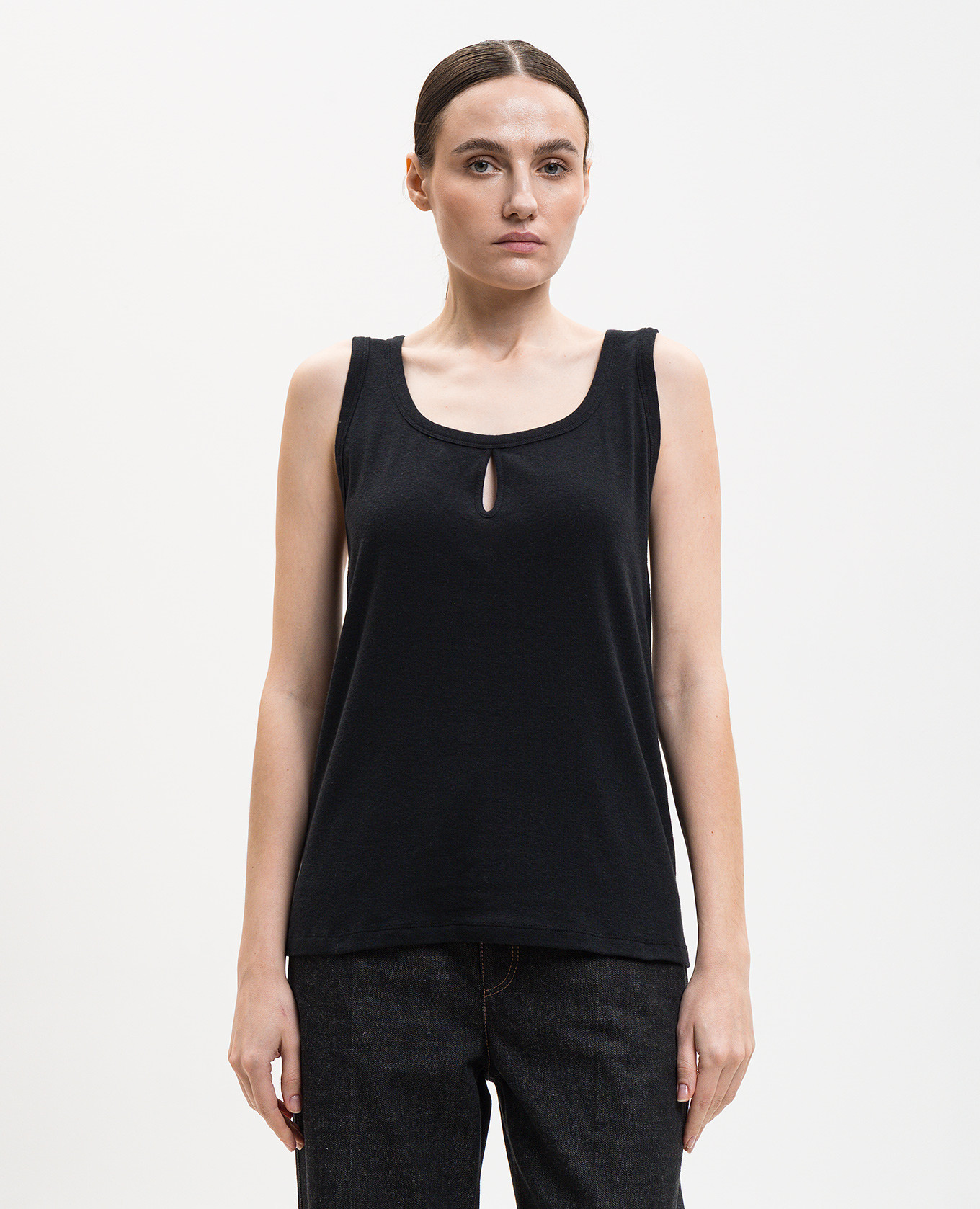 

Black top with linen Victoria Beckham