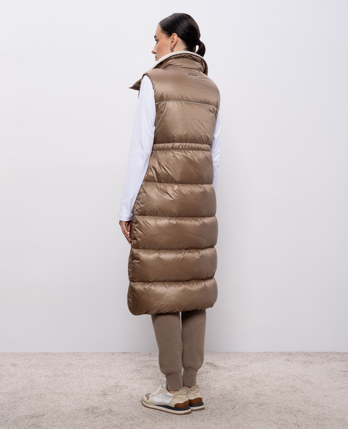 

Brown down vest Peserico
