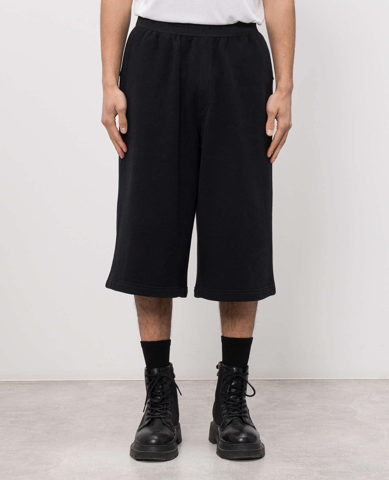 

Black Bermuda shorts PLANNAR Heliot Emil