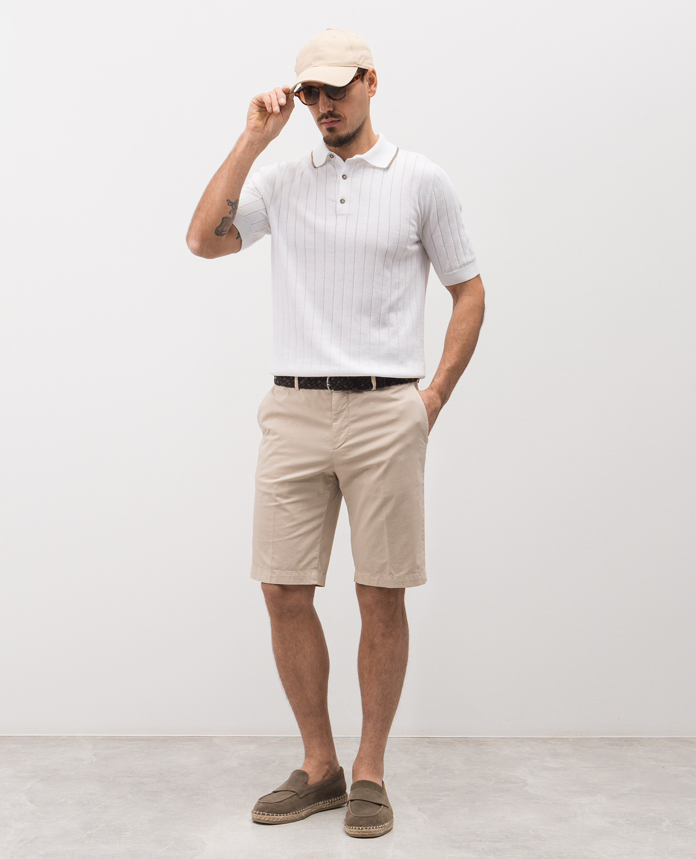 

Beige shorts with logo Peserico
