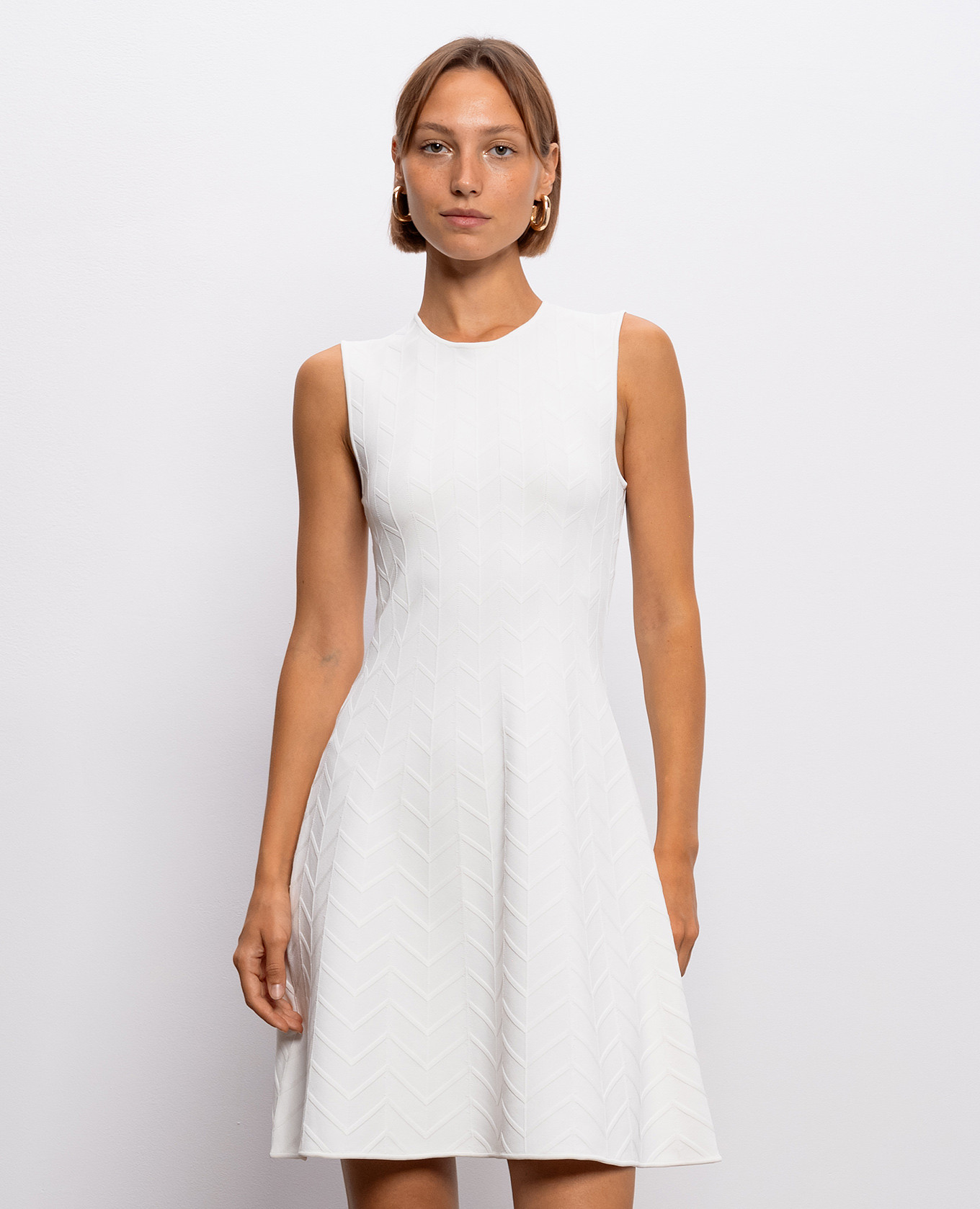 Bryn white dress Herve Leger 3