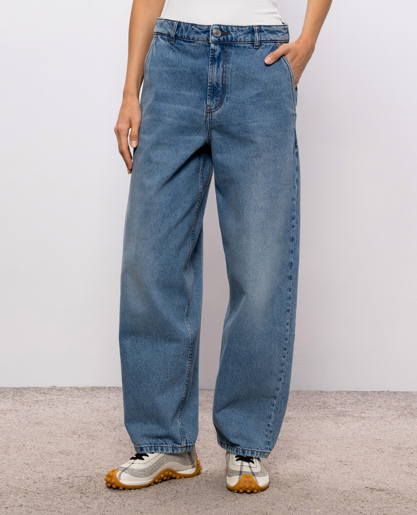 Blue jeans with a worn effect Ami Paris 3