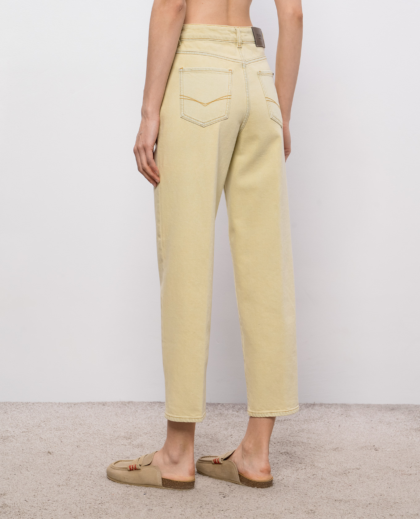 

Yellow jeans with logo patch Peserico