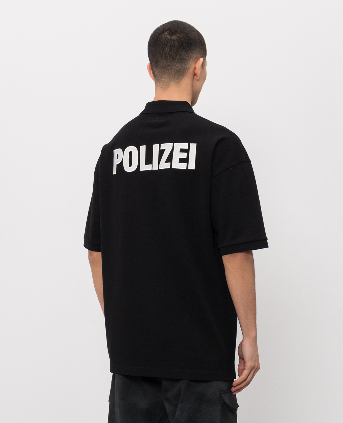 Black polo shirt with embroidery Vetements 4
