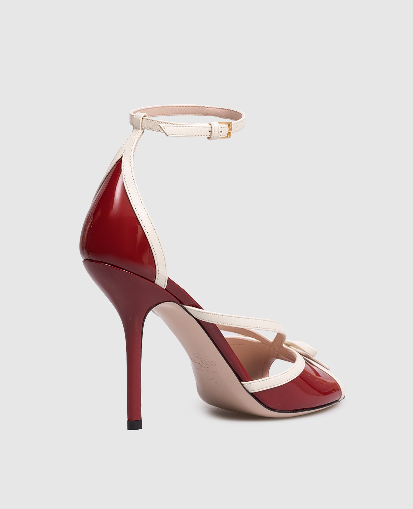 

Bepointy red patent leather sandals Valentino