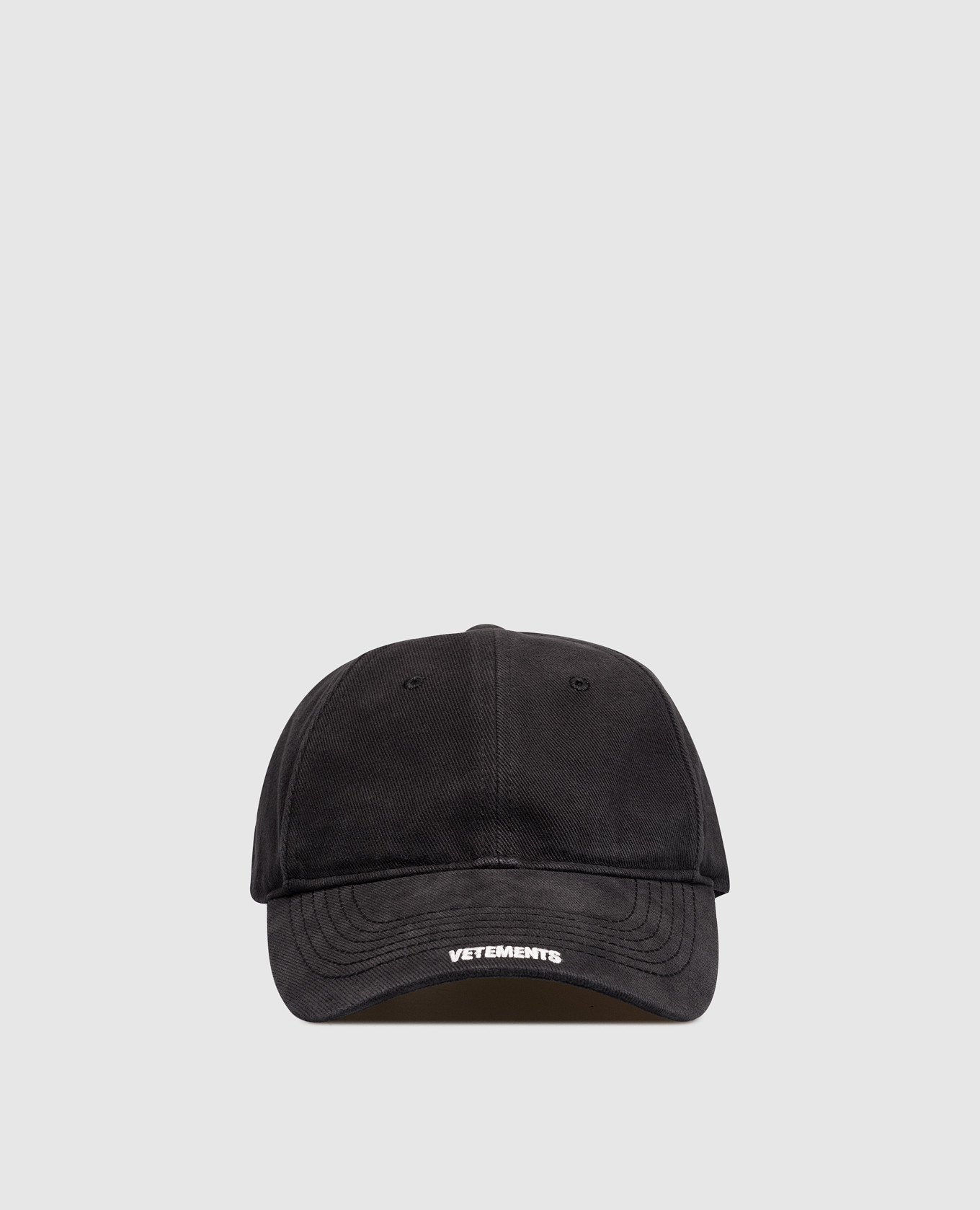 

Black cap with logo embroidery Vetements