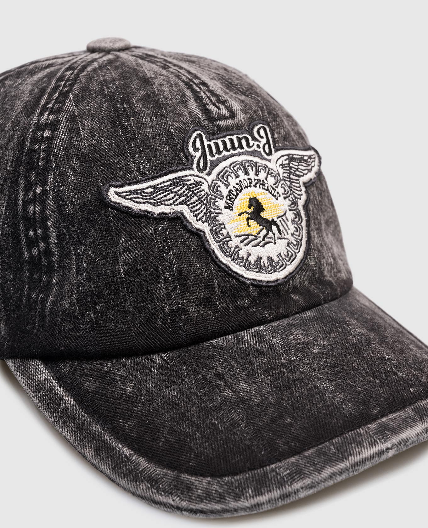 Gray Metamorphosis cap with applique Juun.j 4