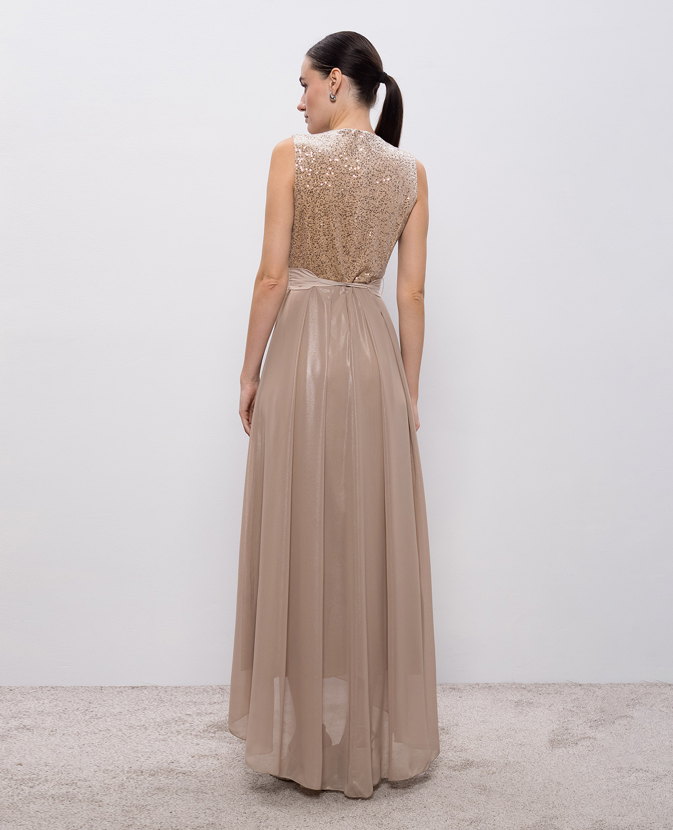 

Beige dress with sequins Peserico