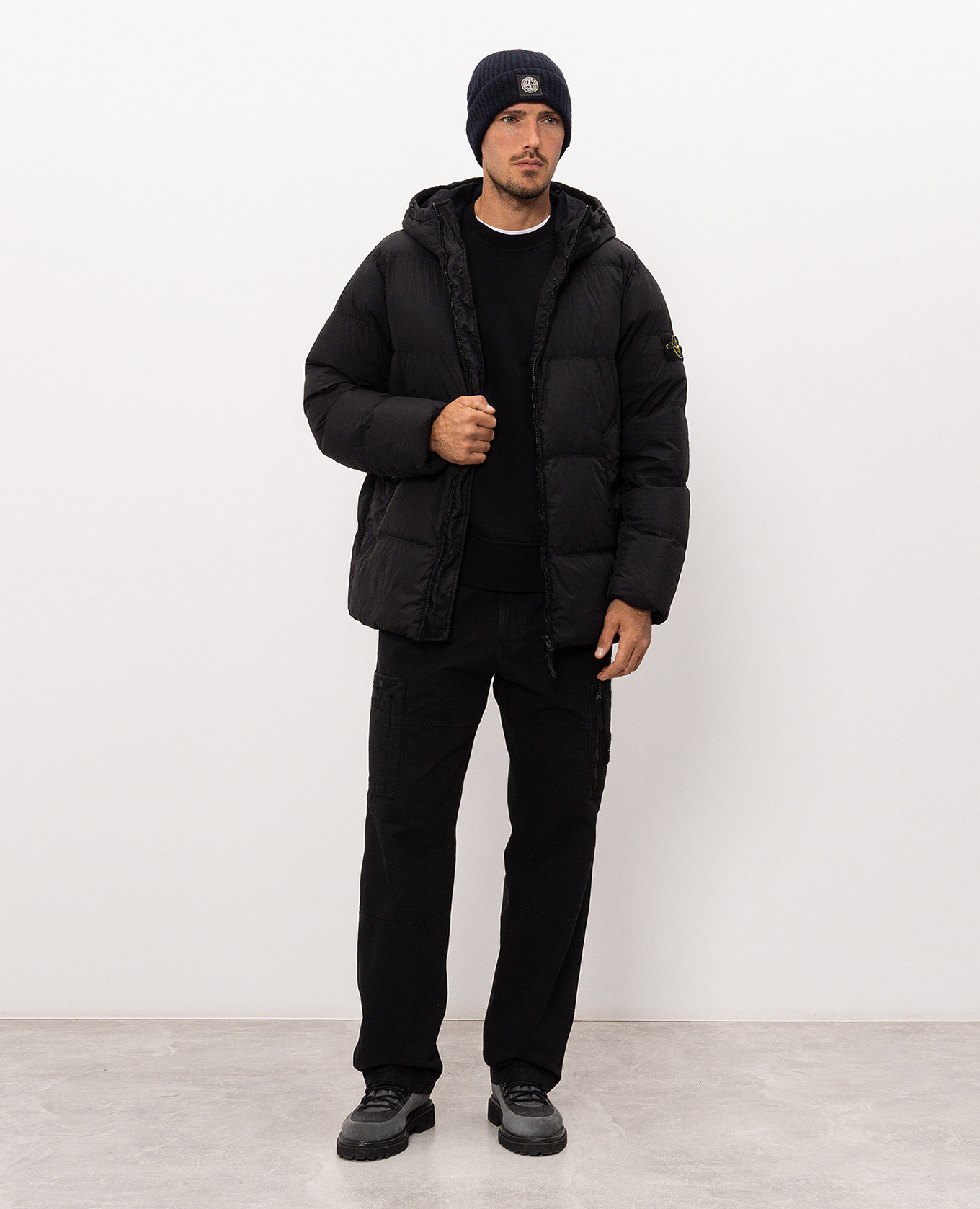 Black down jacket with logo patch Stone Island 2
