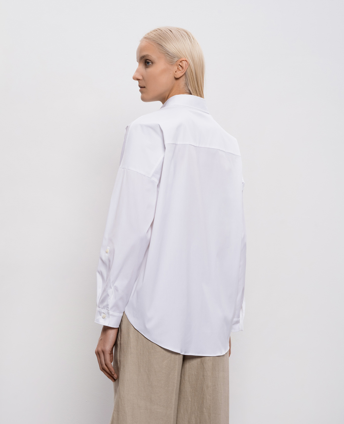 White shirt with a monil chain Brunello Cucinelli 4
