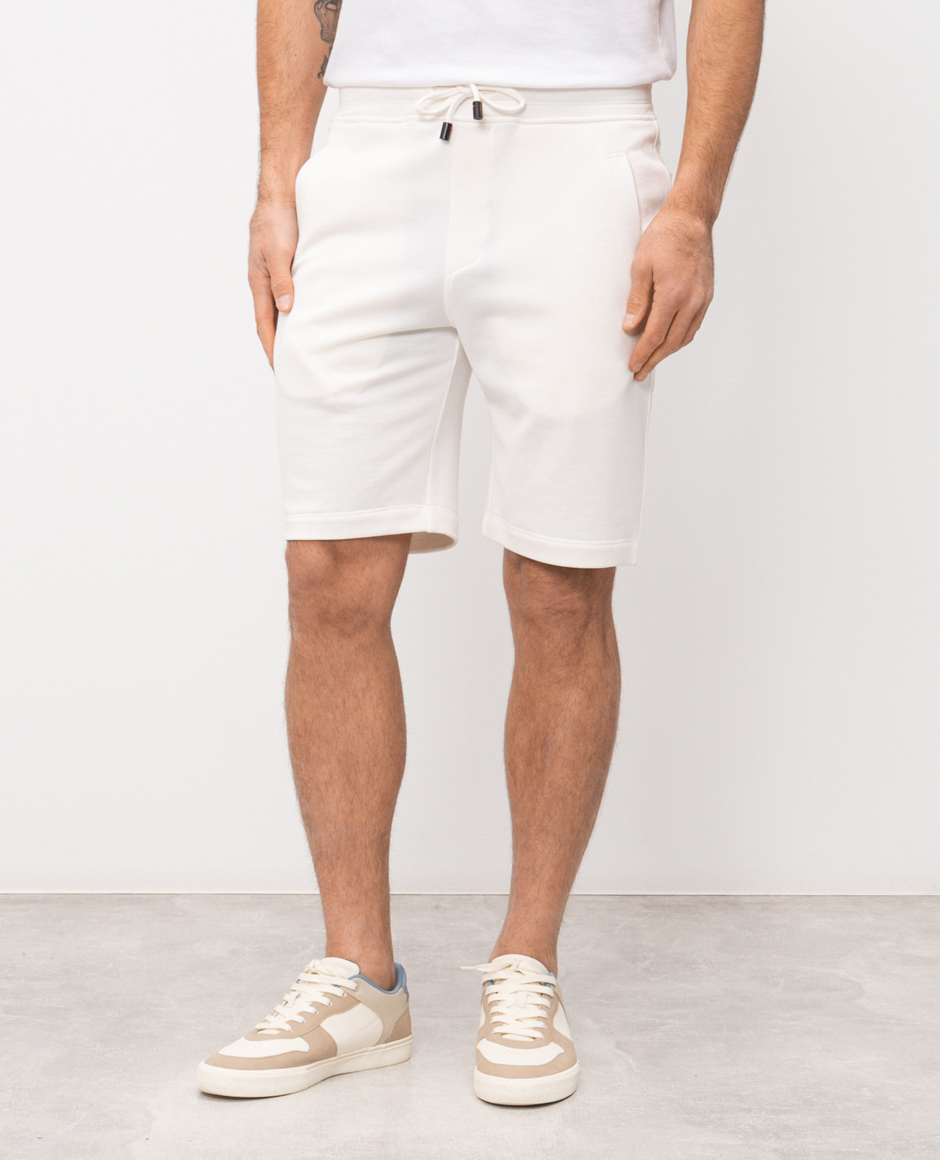 

White shorts with embroidered logo ISAIA
