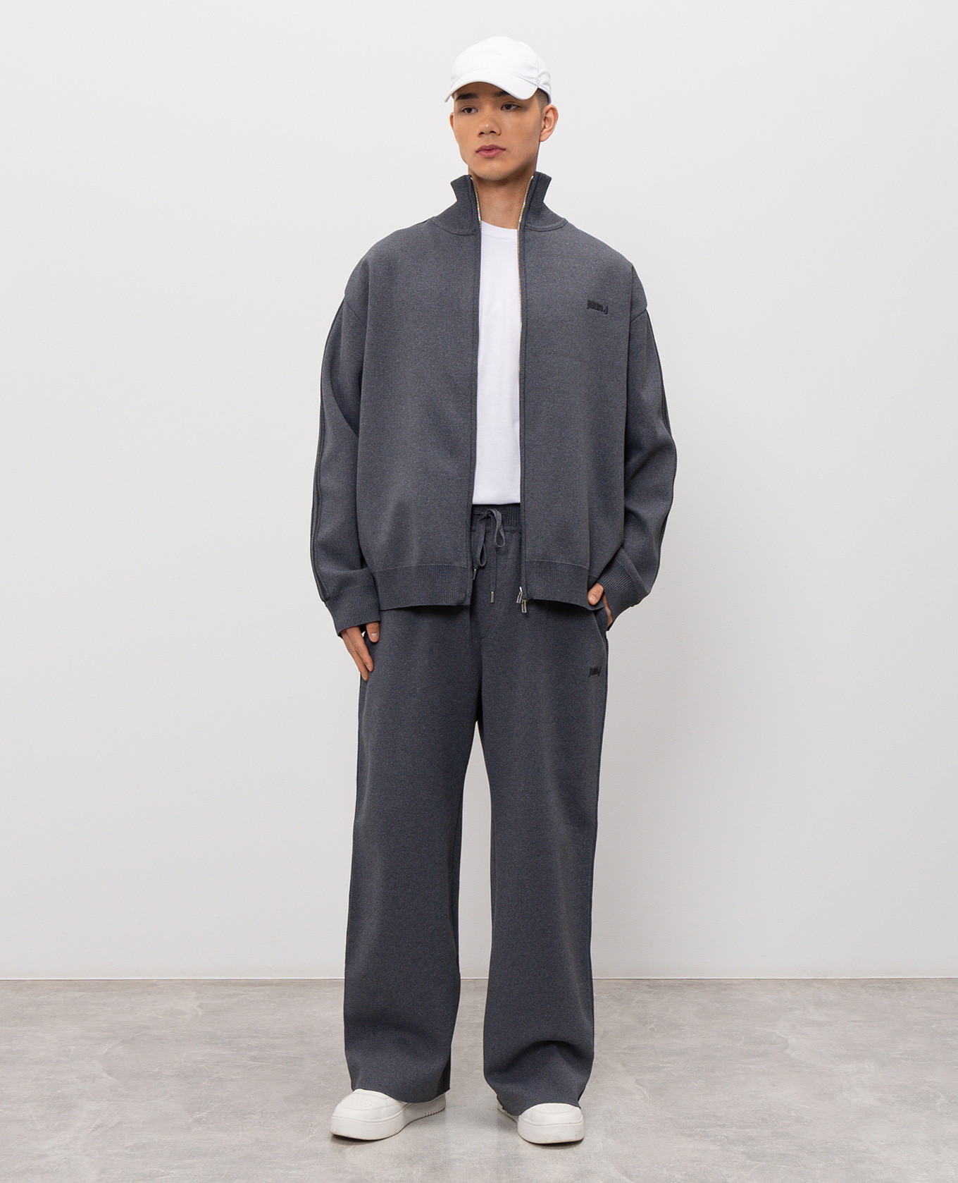 

Grey striped sweatpants Juun.j