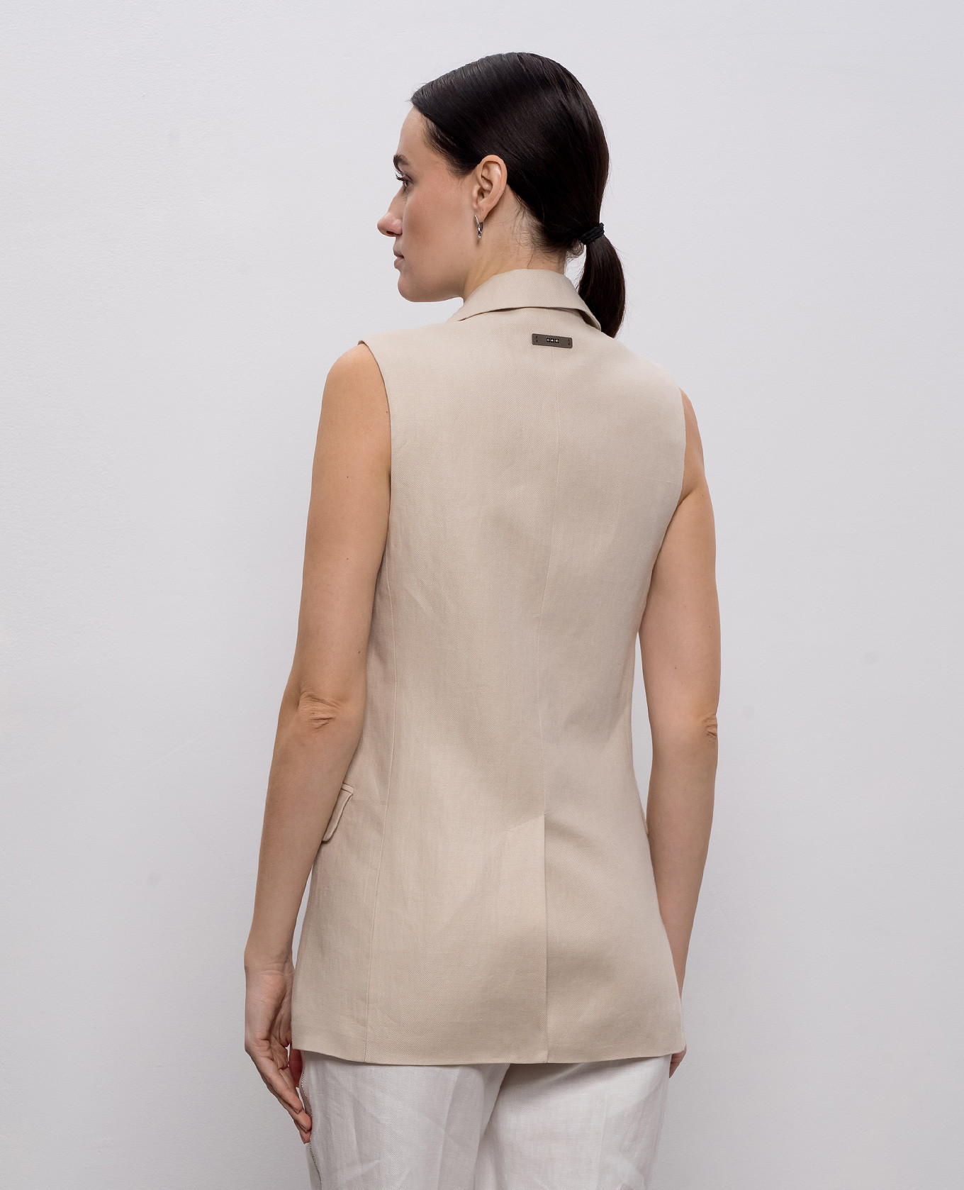 

Beige linen vest Peserico