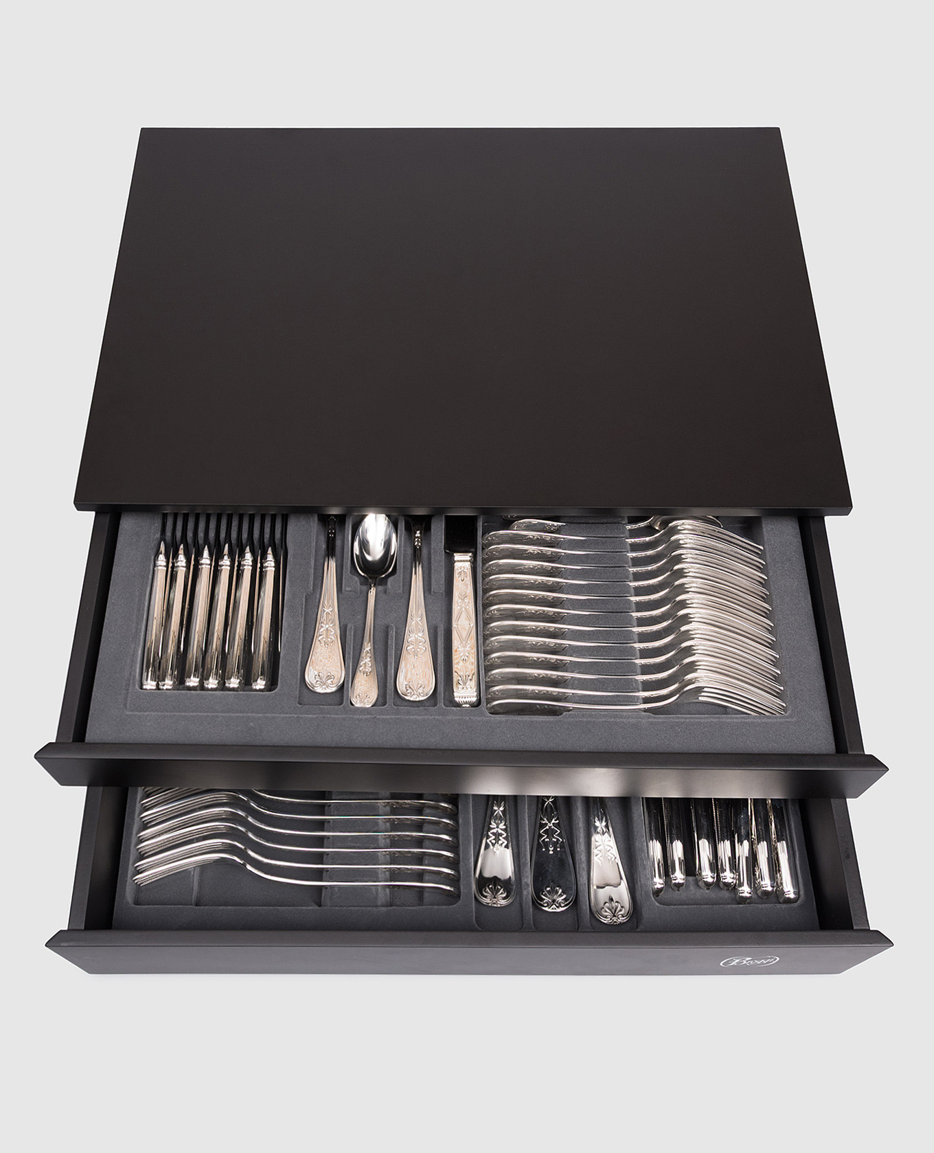 

Excelsior cutlery set in a wooden case Broggi 1818, Silver