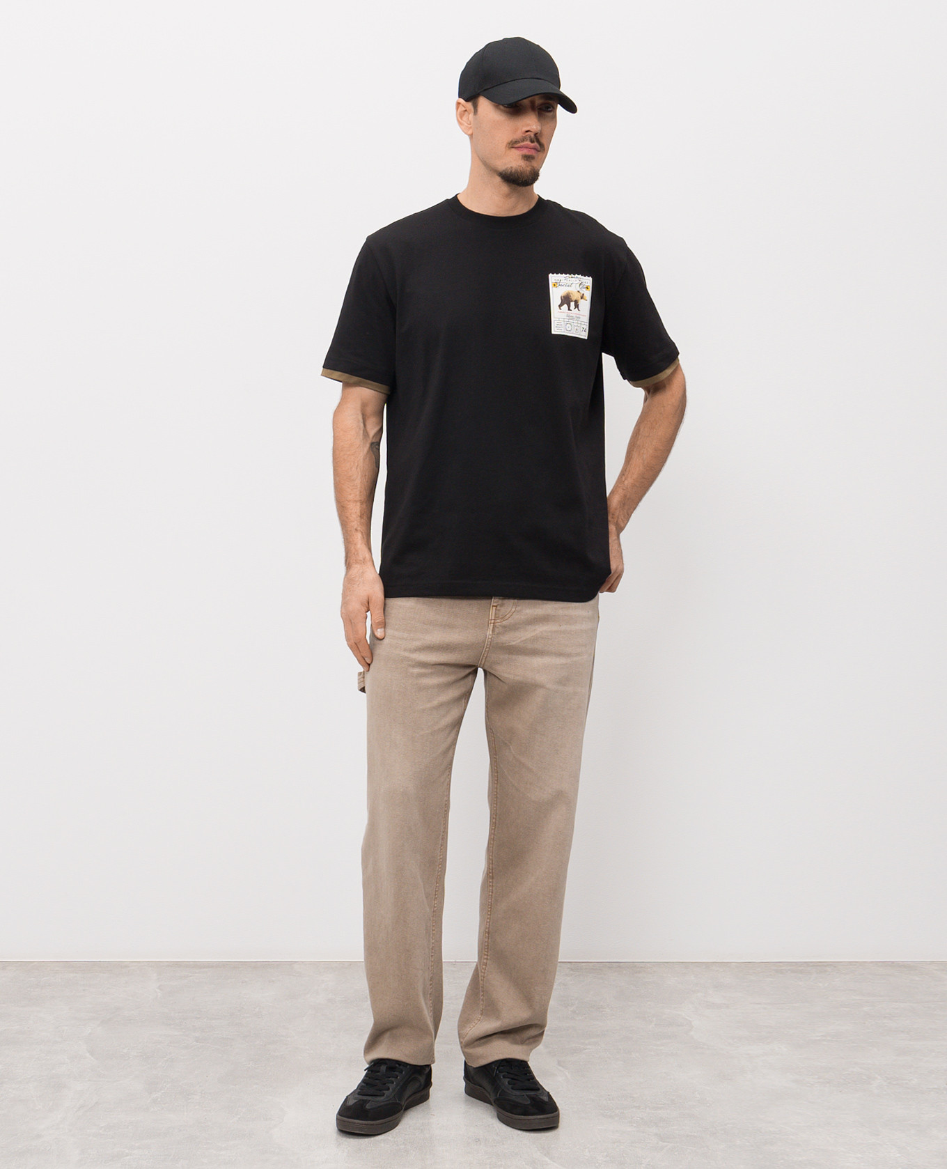 

Beige jeans with logo patch Iceberg