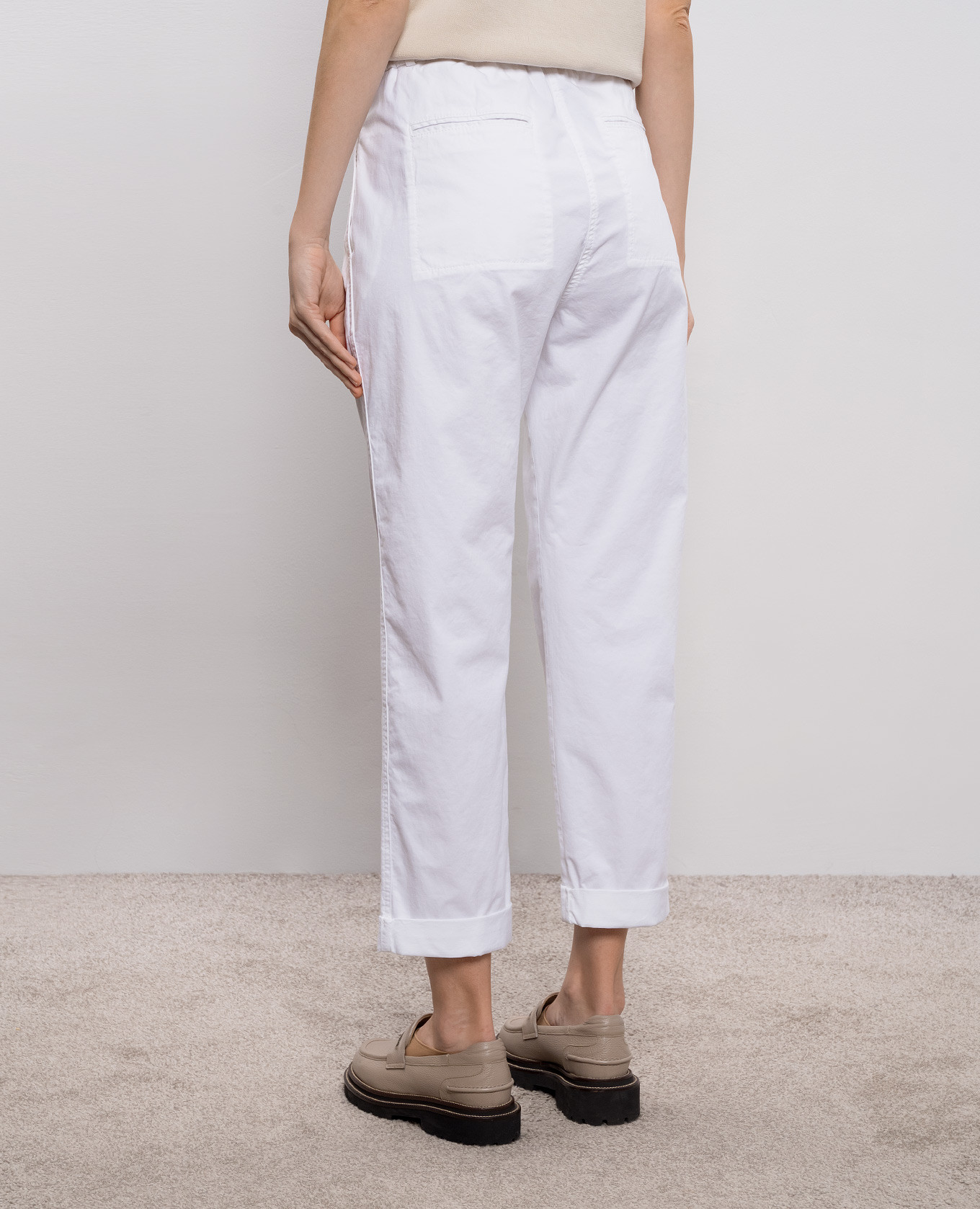 

White pants with a patch Peserico