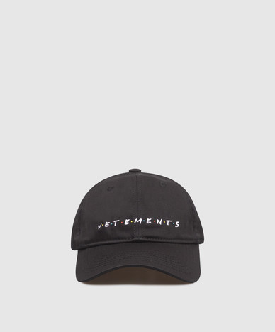 Black cap with contrasting logo embroidery