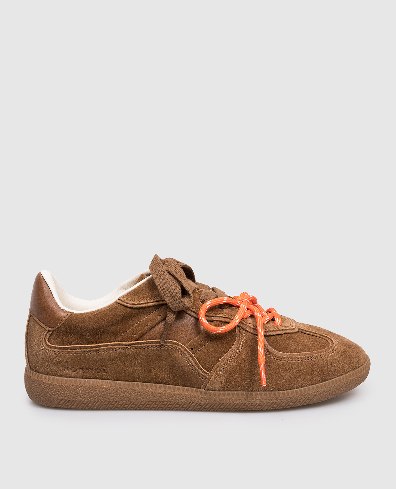 

Brown suede sneakers August Nokwol