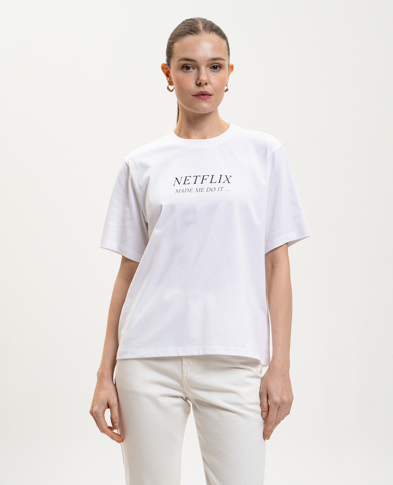 

White T-shirt with a print of the inscription Victoria Beckham