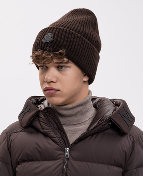 Moncler Brown cashmere hat with logo patch L20913B00085M1223