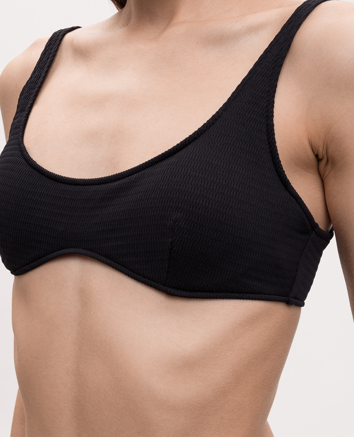 Black swimsuit top Wolford 5
