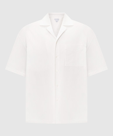 White shirt with short sleeves, straight cut