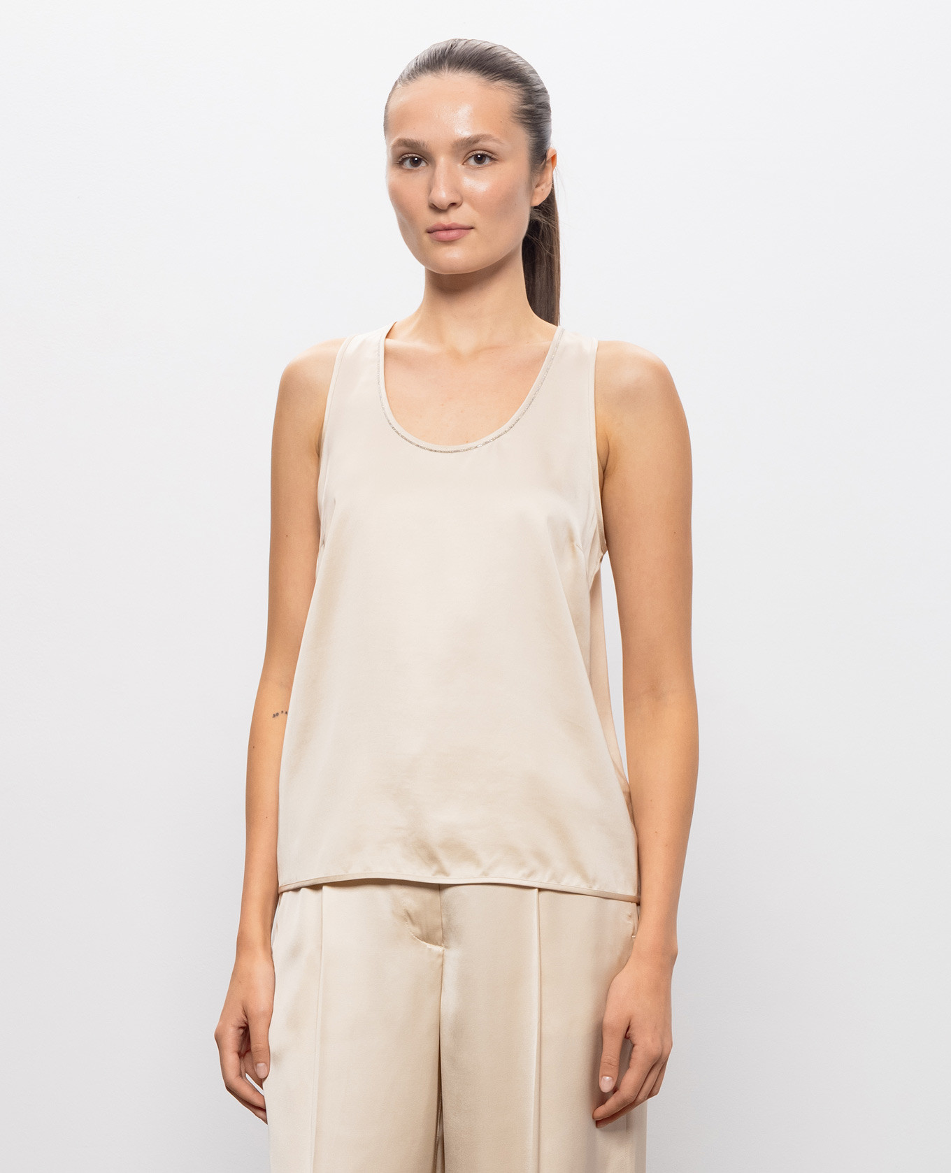 Beige top with monil chain Peserico 3