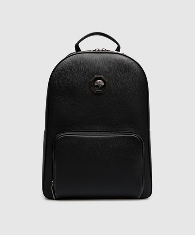 Schwarzer Lederrucksack mit strukturiertem Emblem
