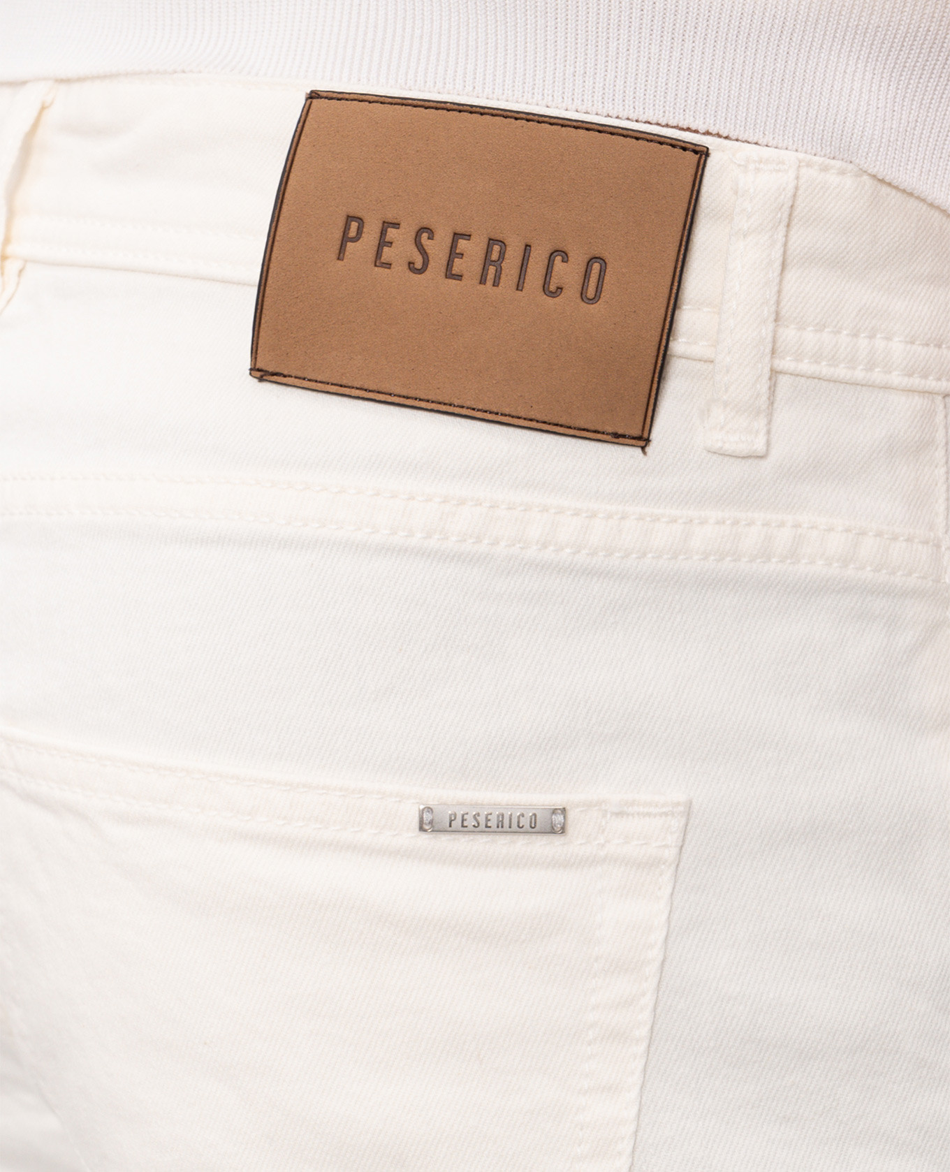 

Ivory jeans with logo patch Peserico, Beige