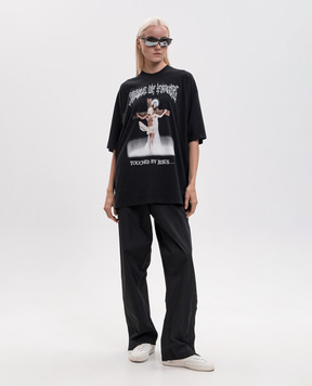 Vetements Black T-shirt with branded print MH27TR209Bw