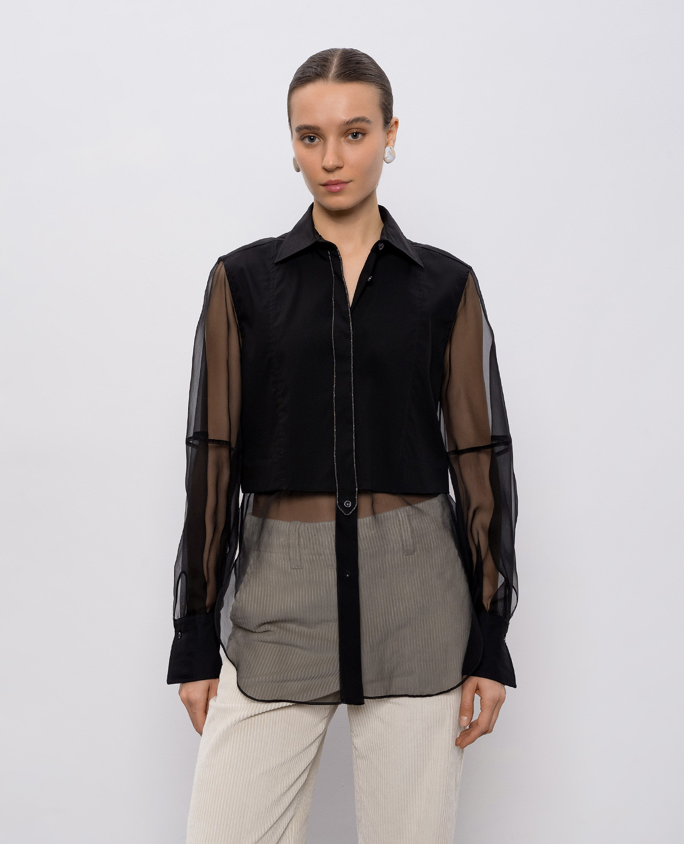 Black blouse with monil chain Brunello Cucinelli 3