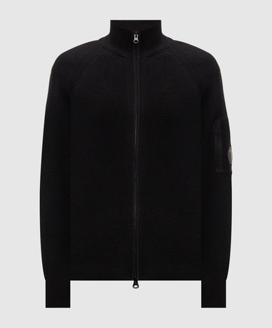 Schwarze Strickjacke mit Logo-Aufnäher