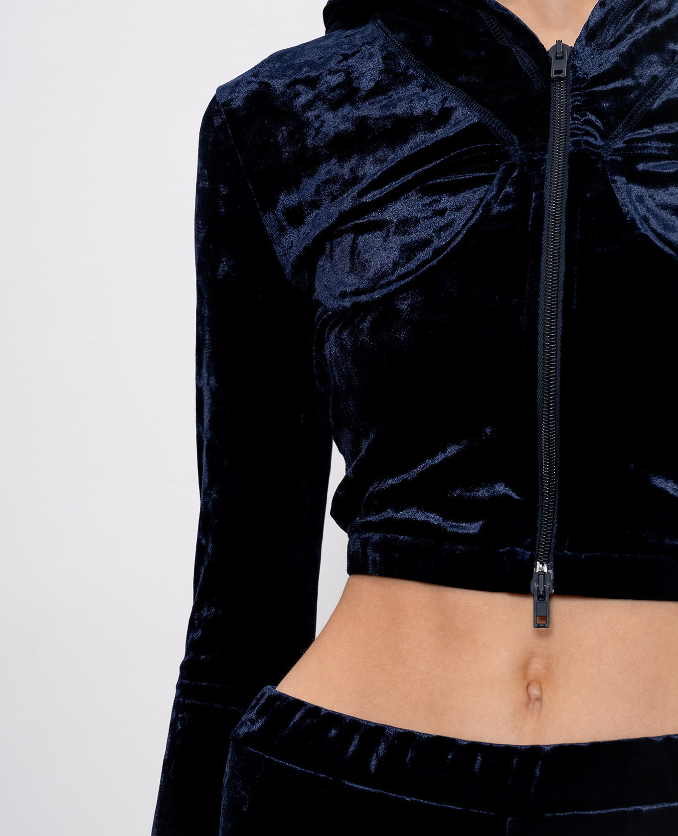 Blue cropped velour sports jacket Vetements 5