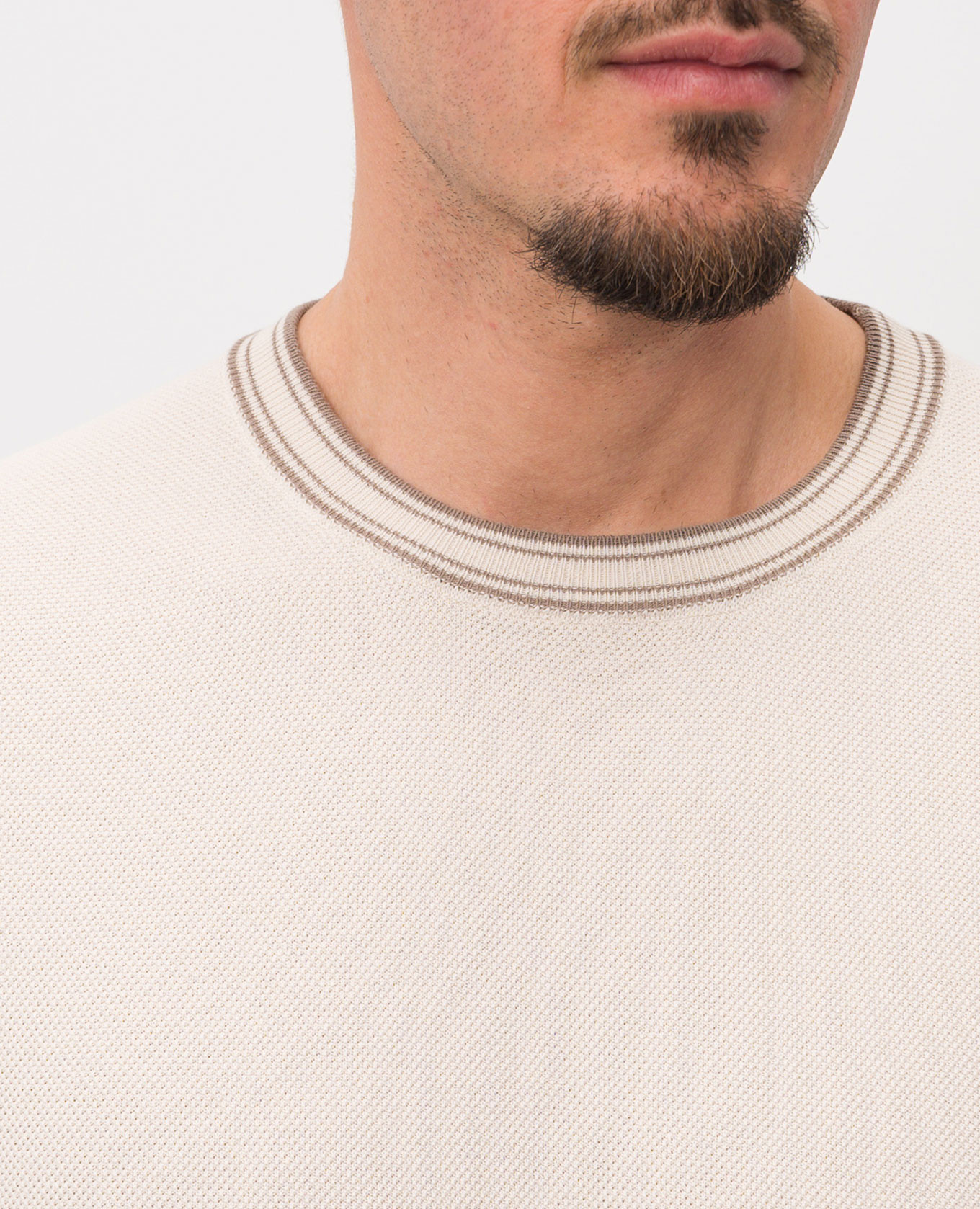 

Beige t-shirt with edging Peserico