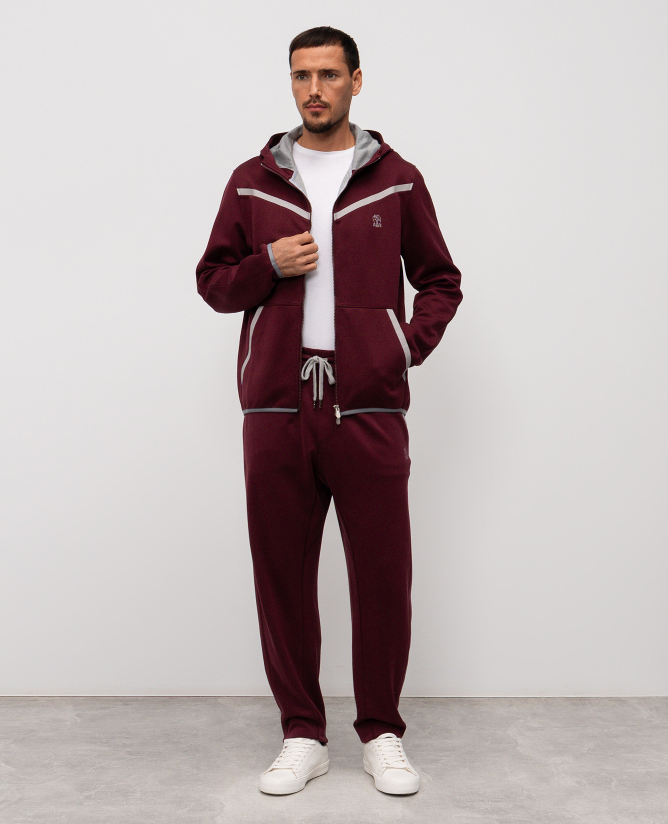 

Burgundy sports jacket with emblem Brunello Cucinelli